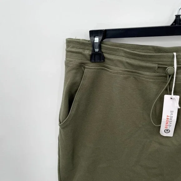 SUNDRY FOR EVEREVE Sunday Skirt with Bungee Drawcord in Olive // 4 (XL) - Picture 3 of 8